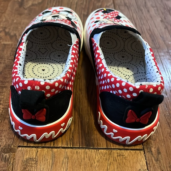Minnie Mouse Slip-ons Size 1 - Picture 3 of 4